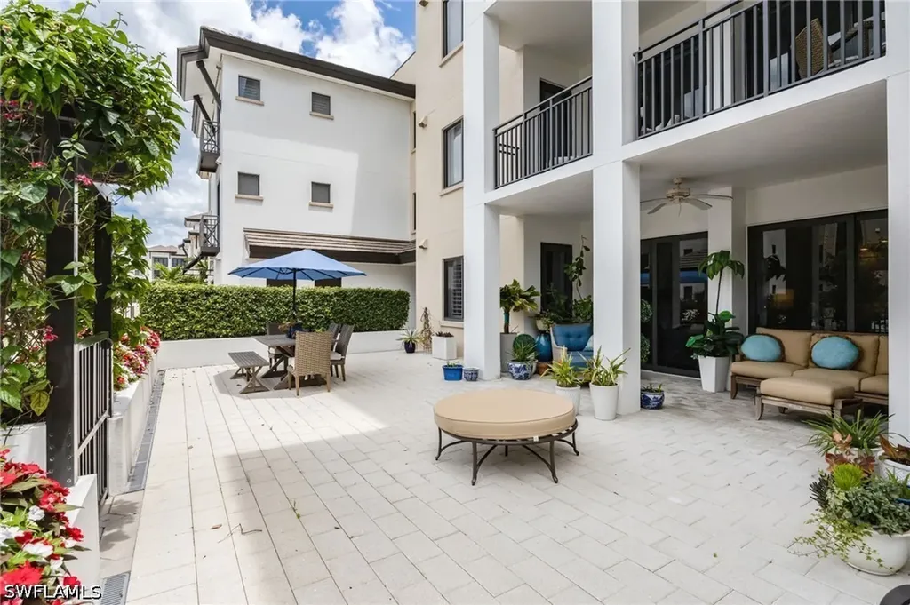1030 3rd Avenue S Naples FL 34102