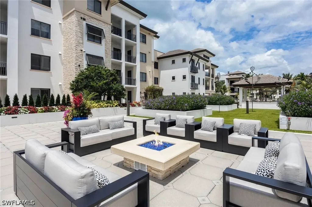 1030 3rd Avenue S Naples FL 34102