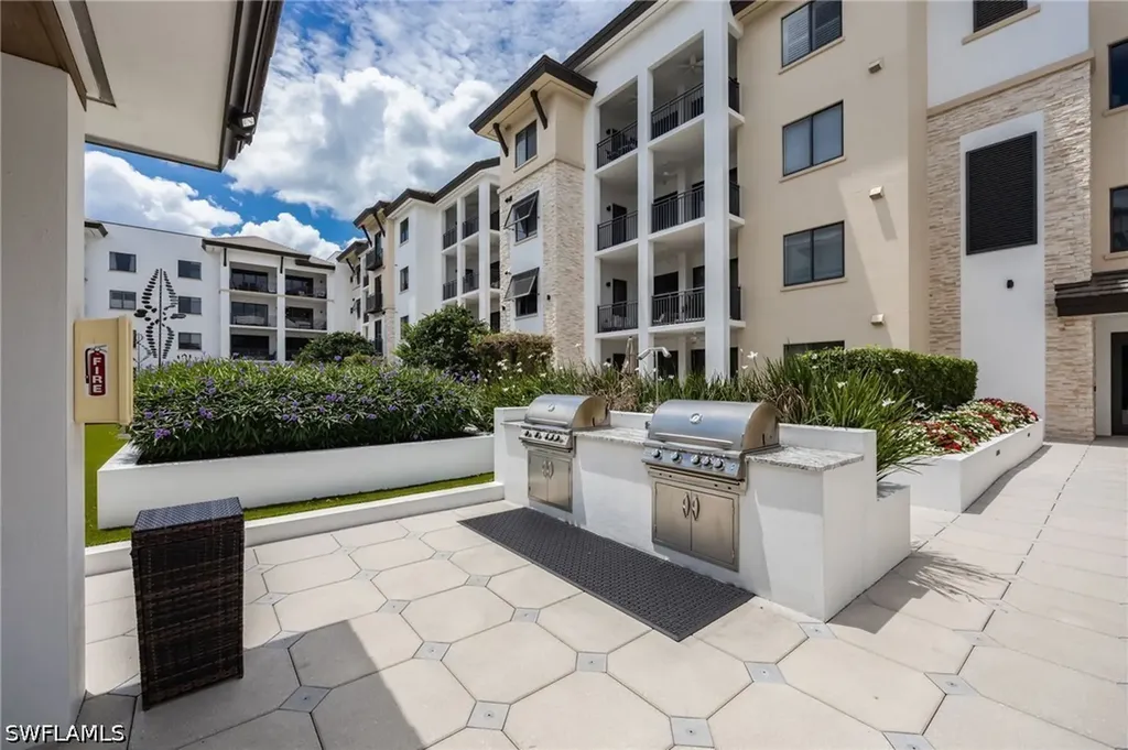 1030 3rd Avenue S Naples FL 34102