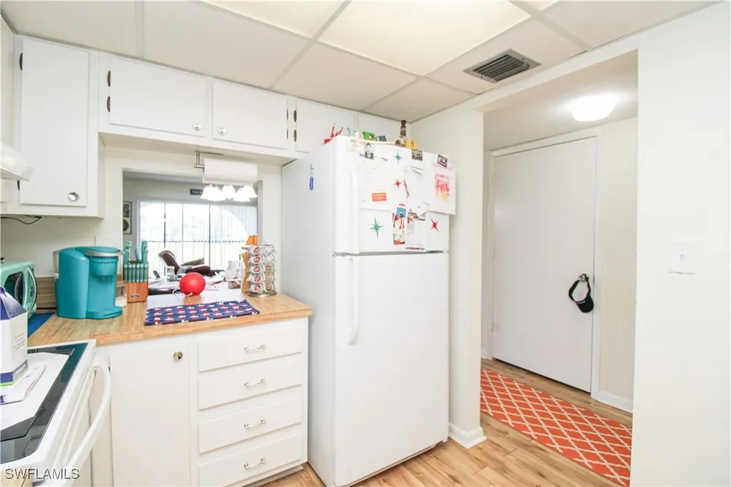 41 High Point Circle S Naples FL 34103