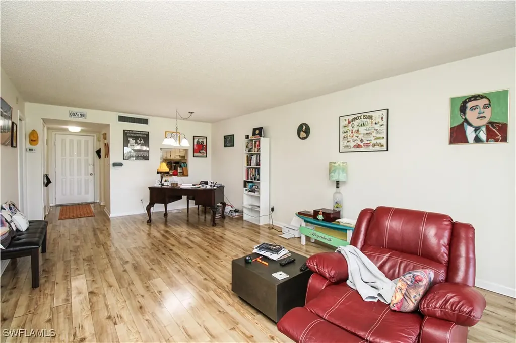 41 High Point Circle S Naples FL 34103