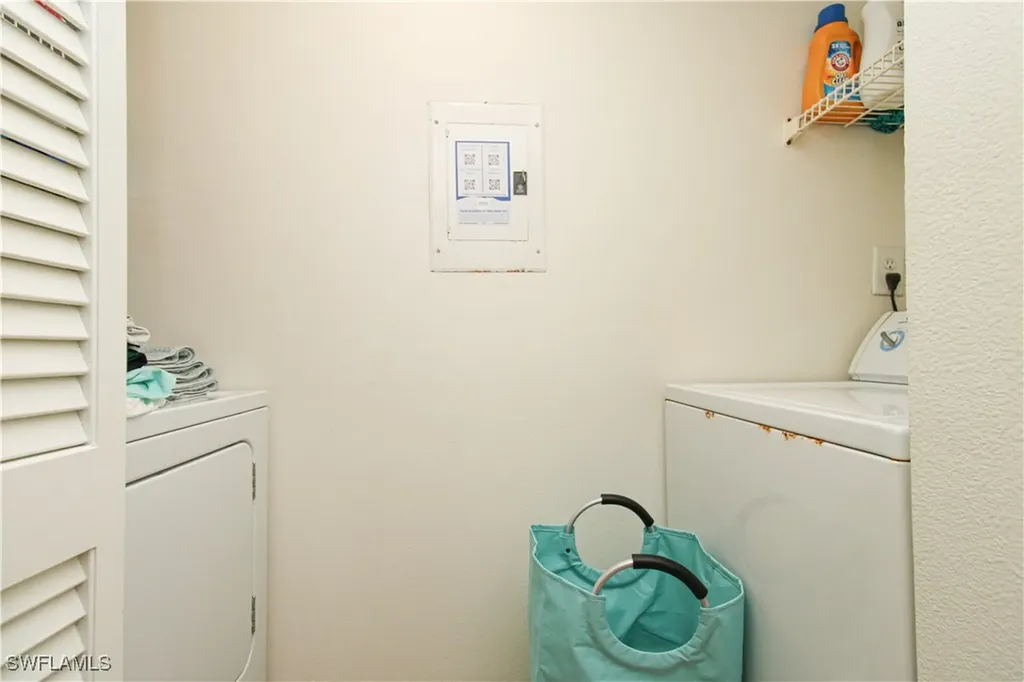 41 High Point Circle S Naples FL 34103