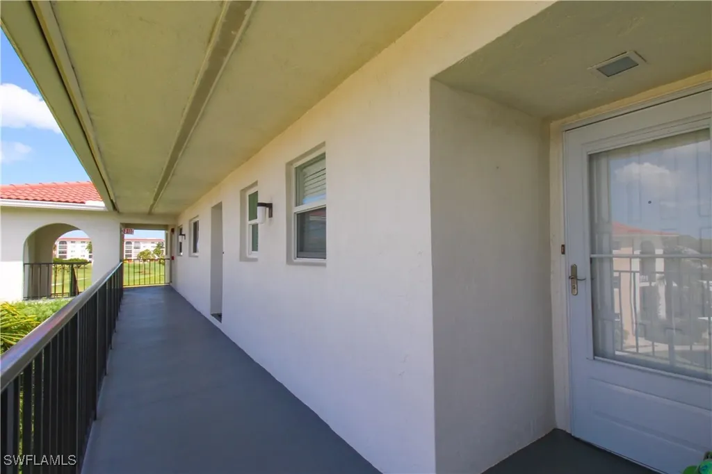 41 High Point Circle S Naples FL 34103