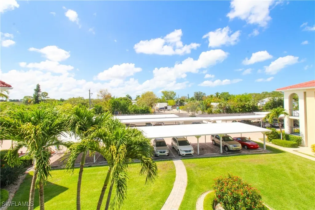 41 High Point Circle S Naples FL 34103