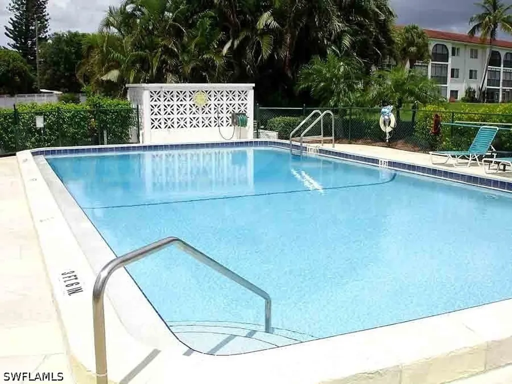 41 High Point Circle S Naples FL 34103