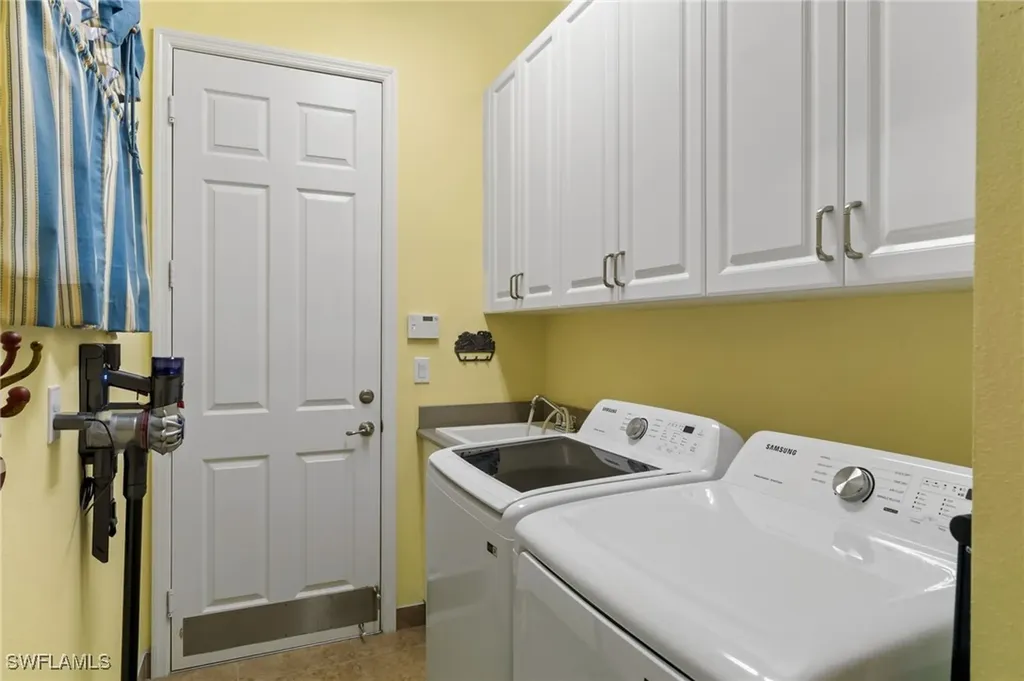 4339 Aurora Street Naples FL 34119
