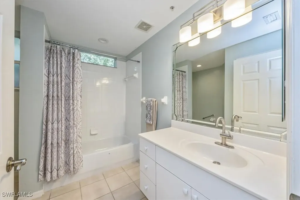 2400 Bayou Lane Naples FL 34112