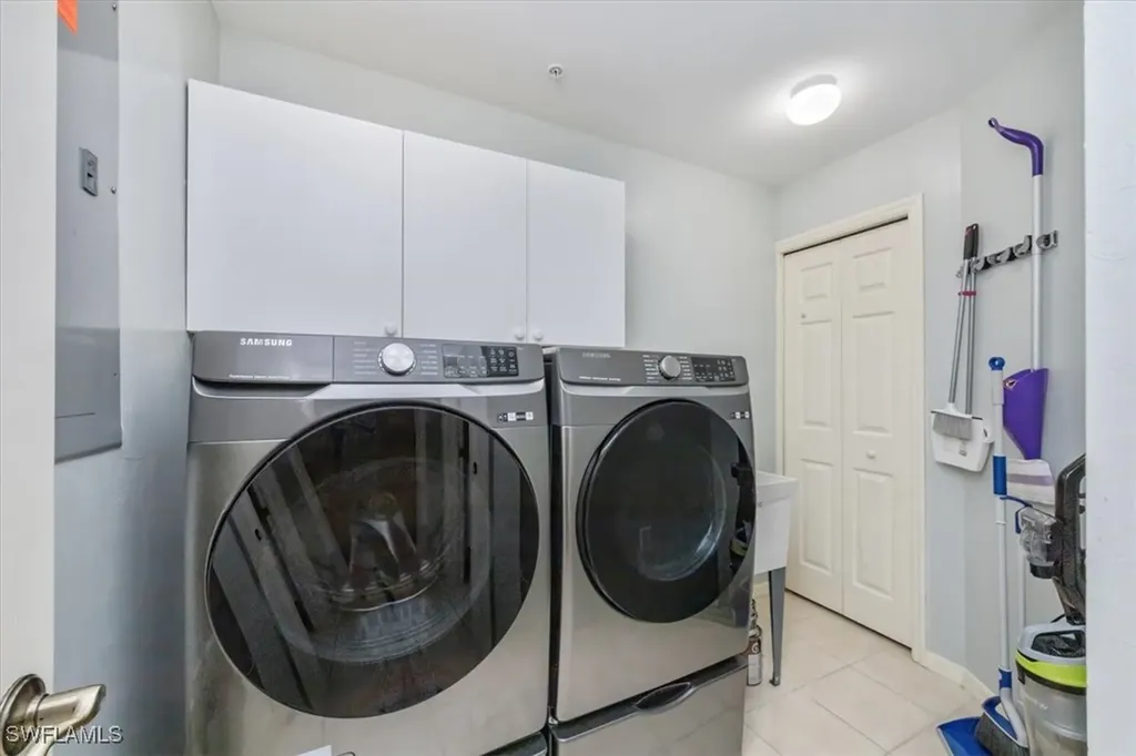 2400 Bayou Lane Naples FL 34112