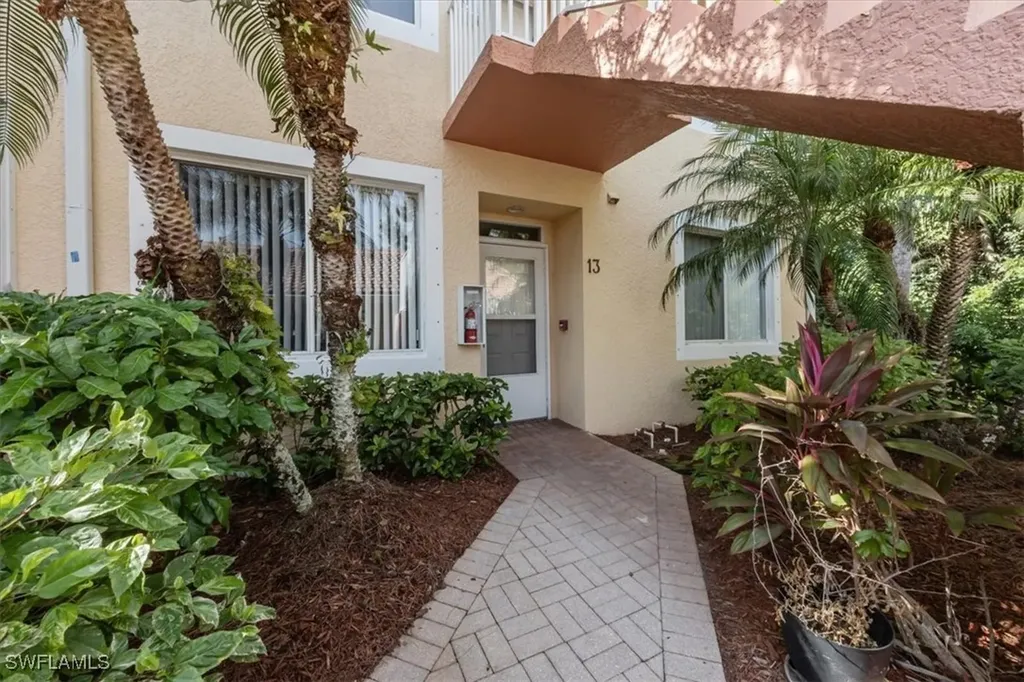 2400 Bayou Lane Naples FL 34112