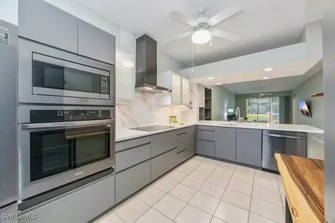 2400 Bayou Lane Naples FL 34112