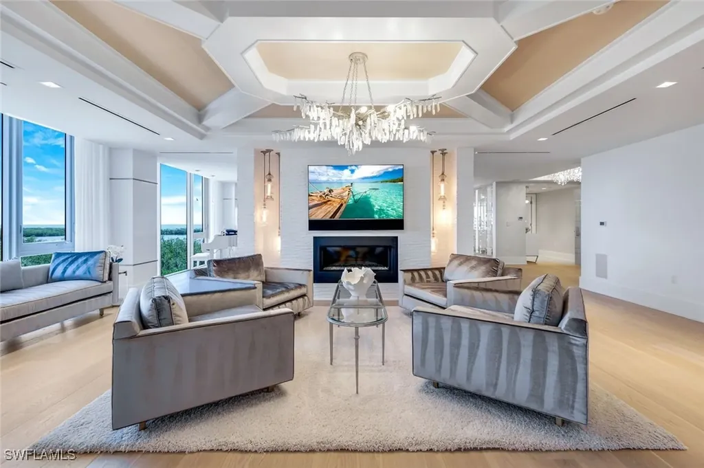 6897 Grenadier Boulevard Naples FL 34108