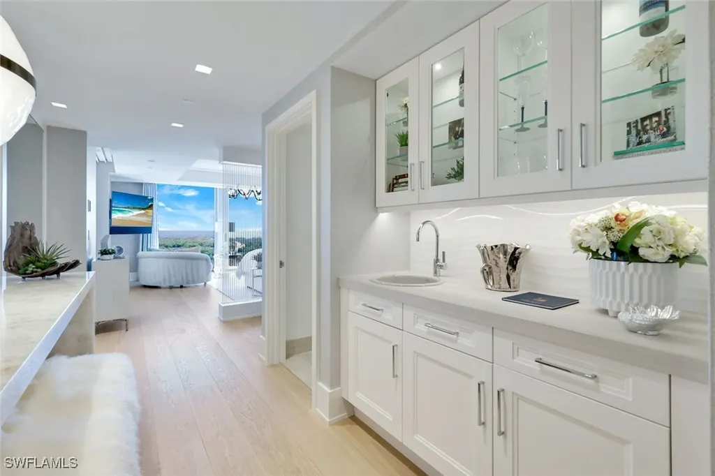 6897 Grenadier Boulevard Naples FL 34108