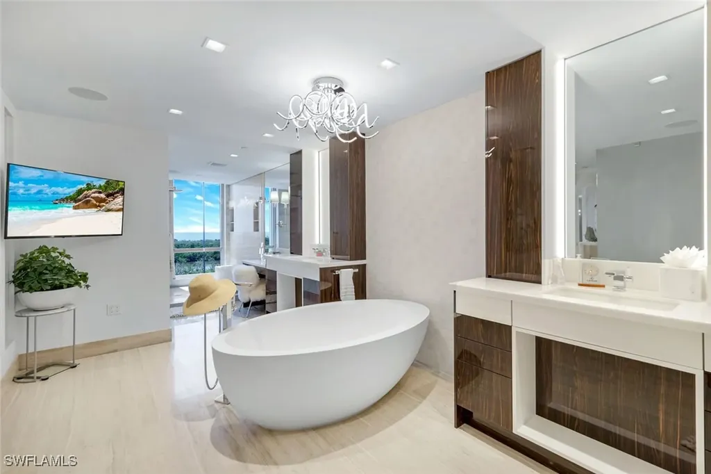 6897 Grenadier Boulevard Naples FL 34108