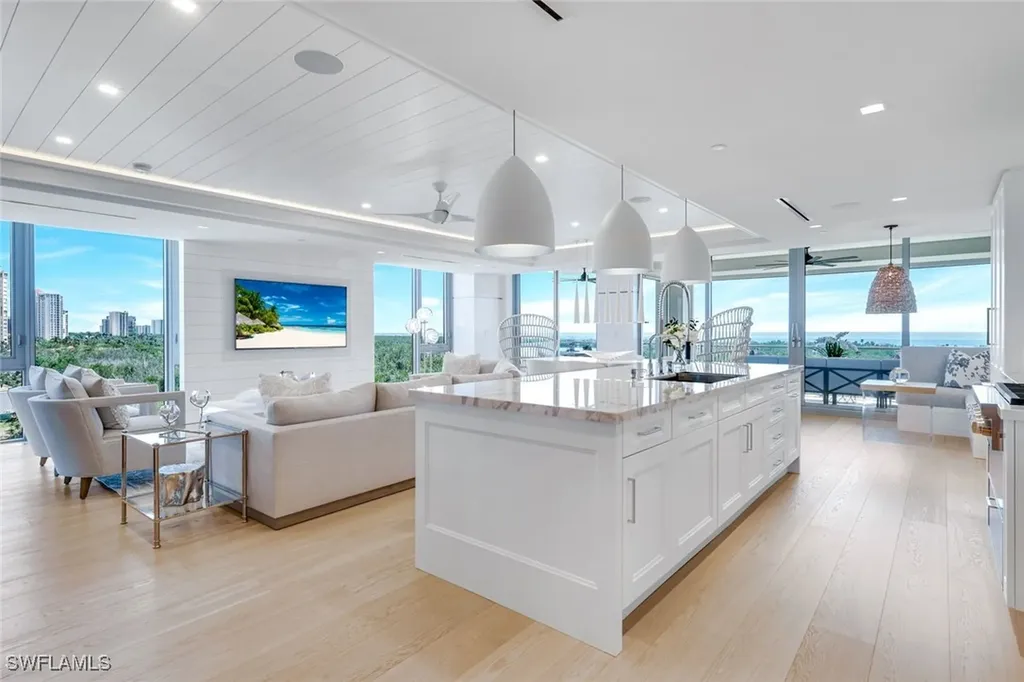 6897 Grenadier Boulevard Naples FL 34108
