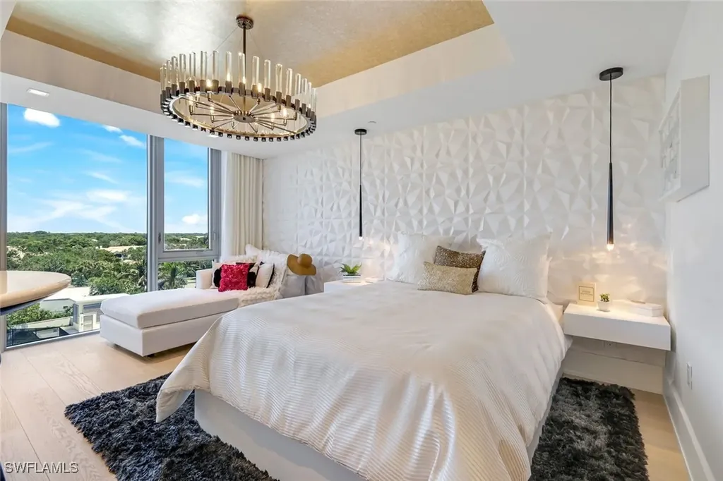 6897 Grenadier Boulevard Naples FL 34108