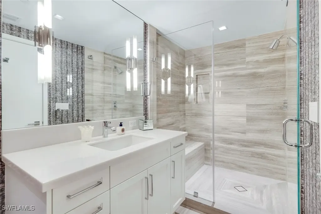 6897 Grenadier Boulevard Naples FL 34108
