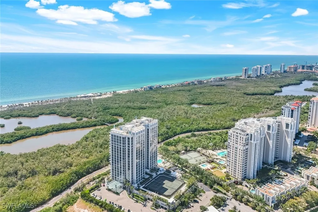 6897 Grenadier Boulevard Naples FL 34108