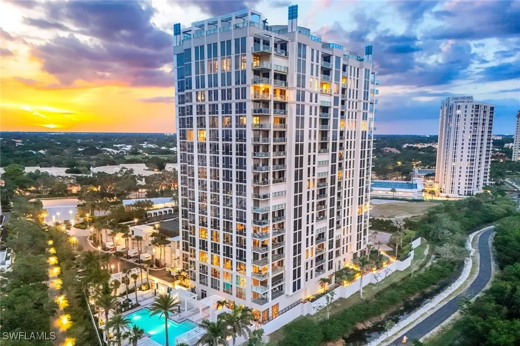 6897 Grenadier Boulevard Naples FL 34108