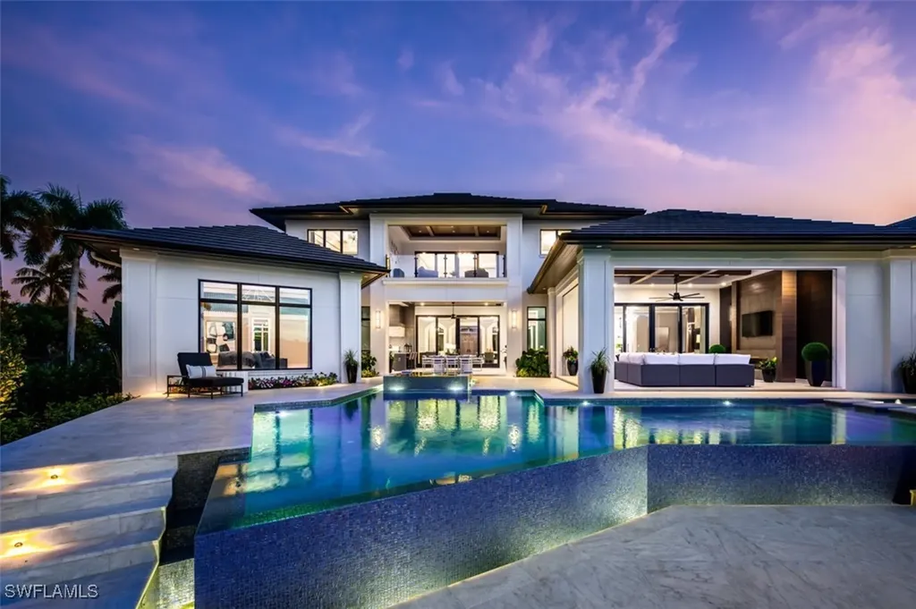 405 Neapolitan Way Naples FL 34103