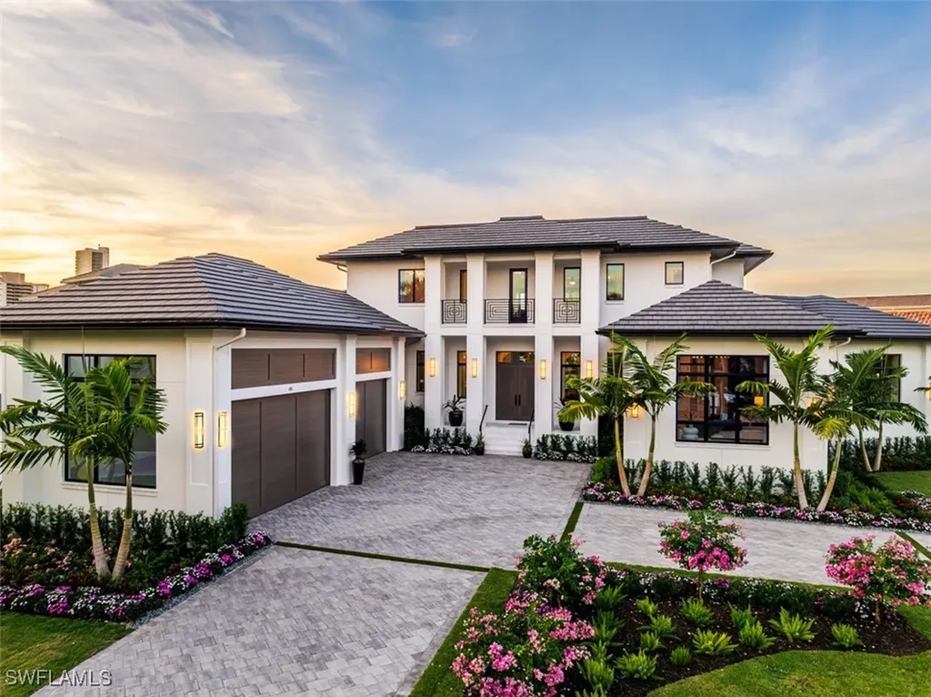 405 Neapolitan Way Naples FL 34103