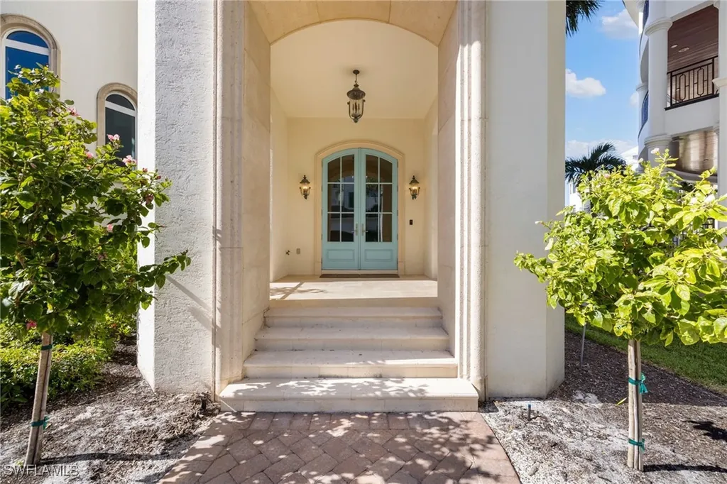 105 Felipe Lane Bonita Springs FL 34134