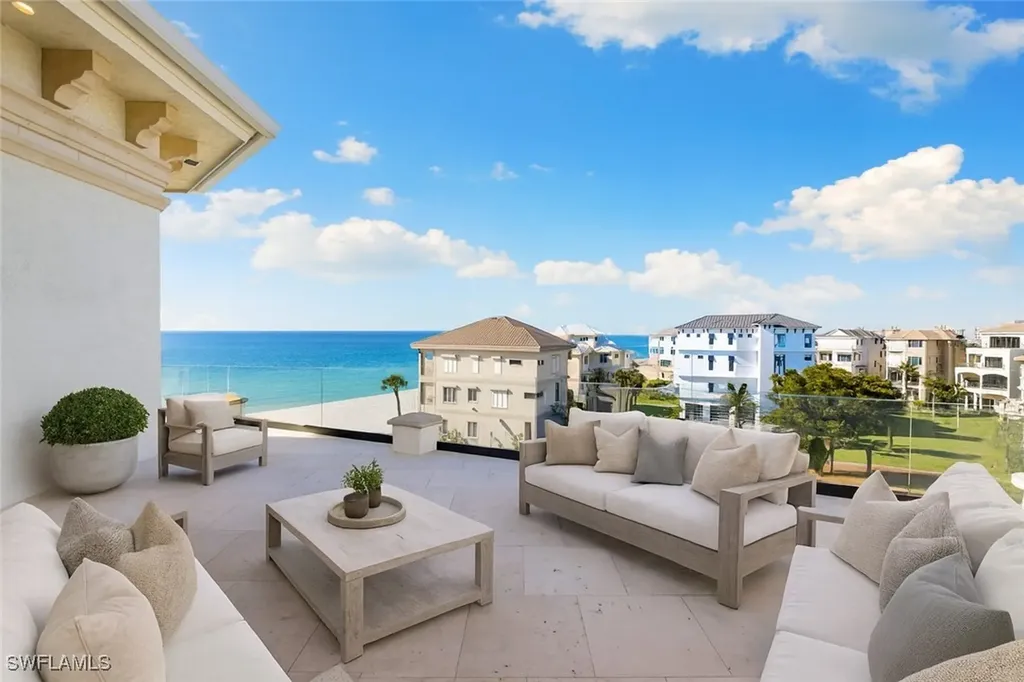 105 Felipe Lane Bonita Springs FL 34134