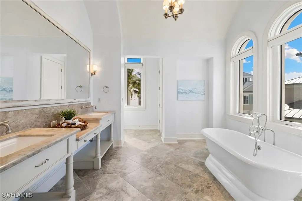 105 Felipe Lane Bonita Springs FL 34134