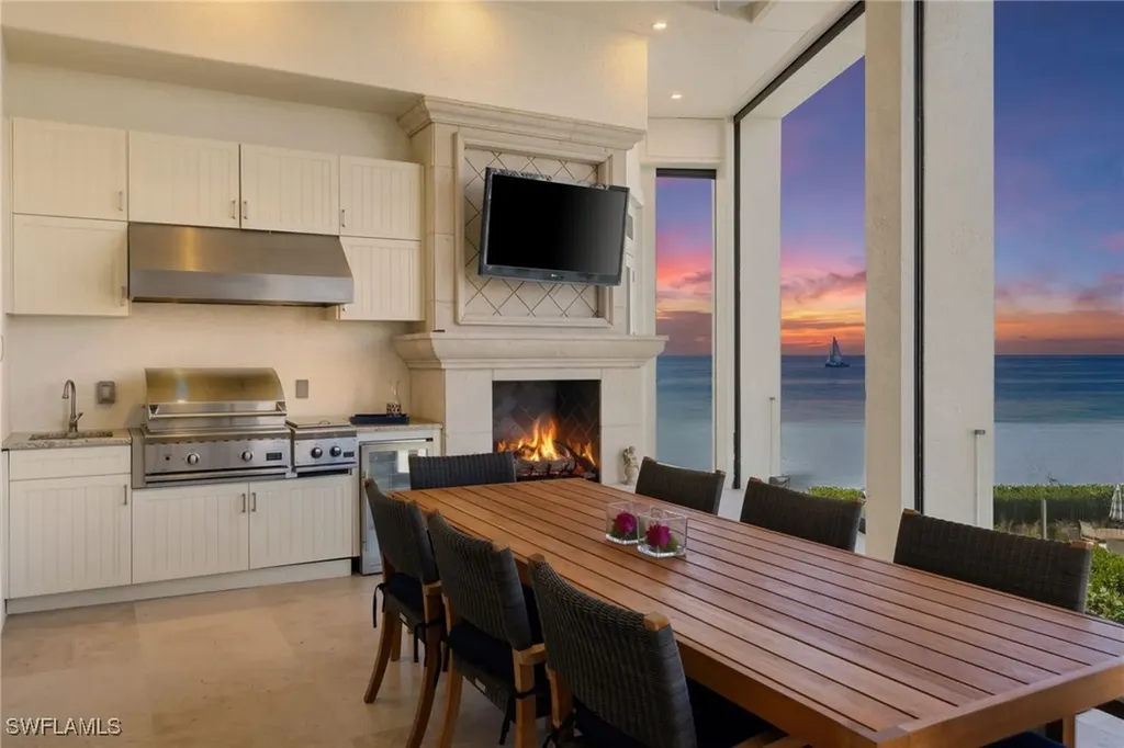 105 Felipe Lane Bonita Springs FL 34134