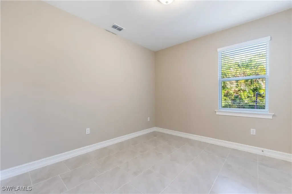 552 Spring Hill Lake Loop Cape Coral FL 33993