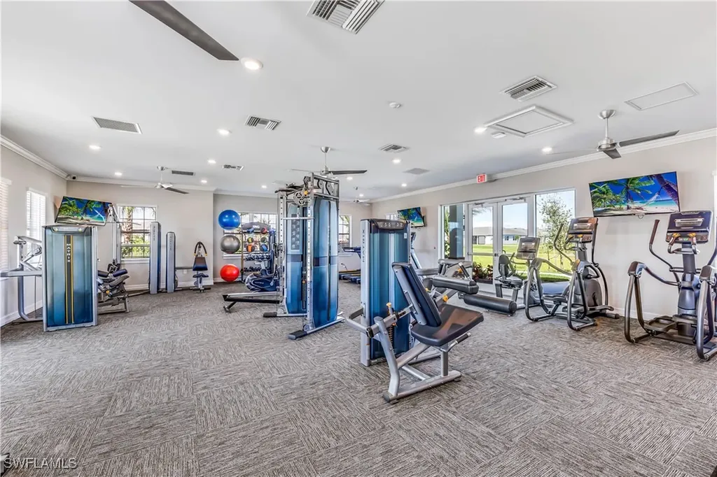 552 Spring Hill Lake Loop Cape Coral FL 33993