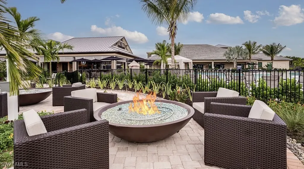 15690 Genova Drive Naples FL 34114