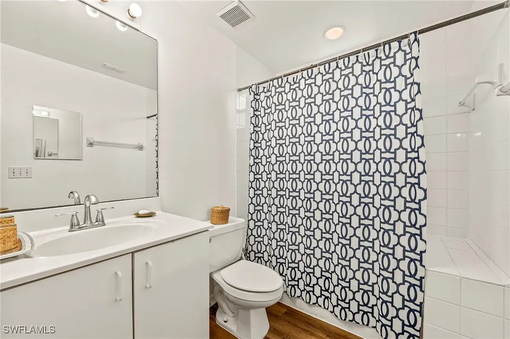 280 Robin Hood Circle Naples FL 34104