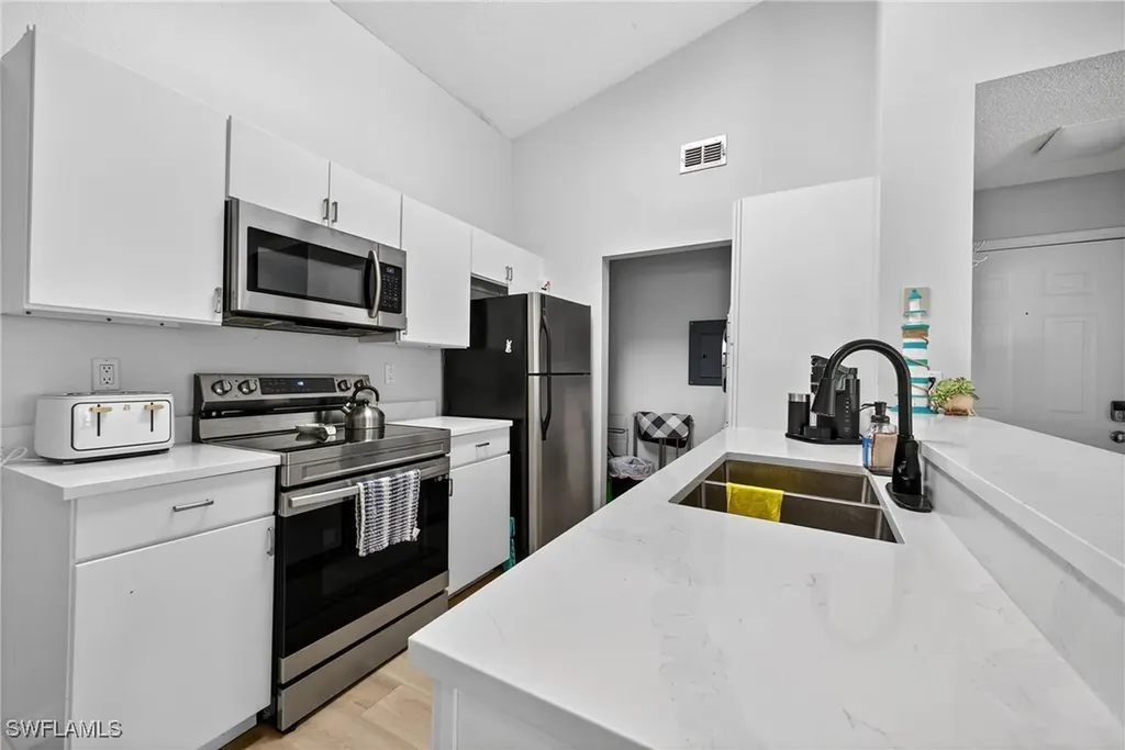 2166 Arbour Walk Circle Naples FL 34109