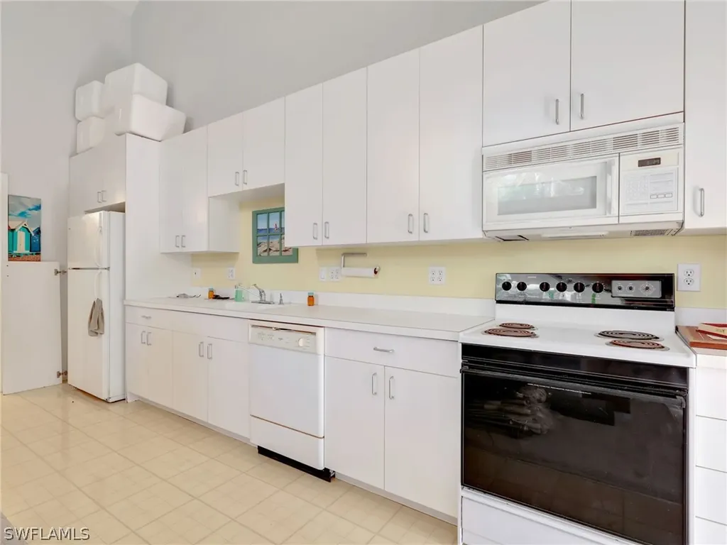 4521 3rd Avenue NW Naples FL 34119