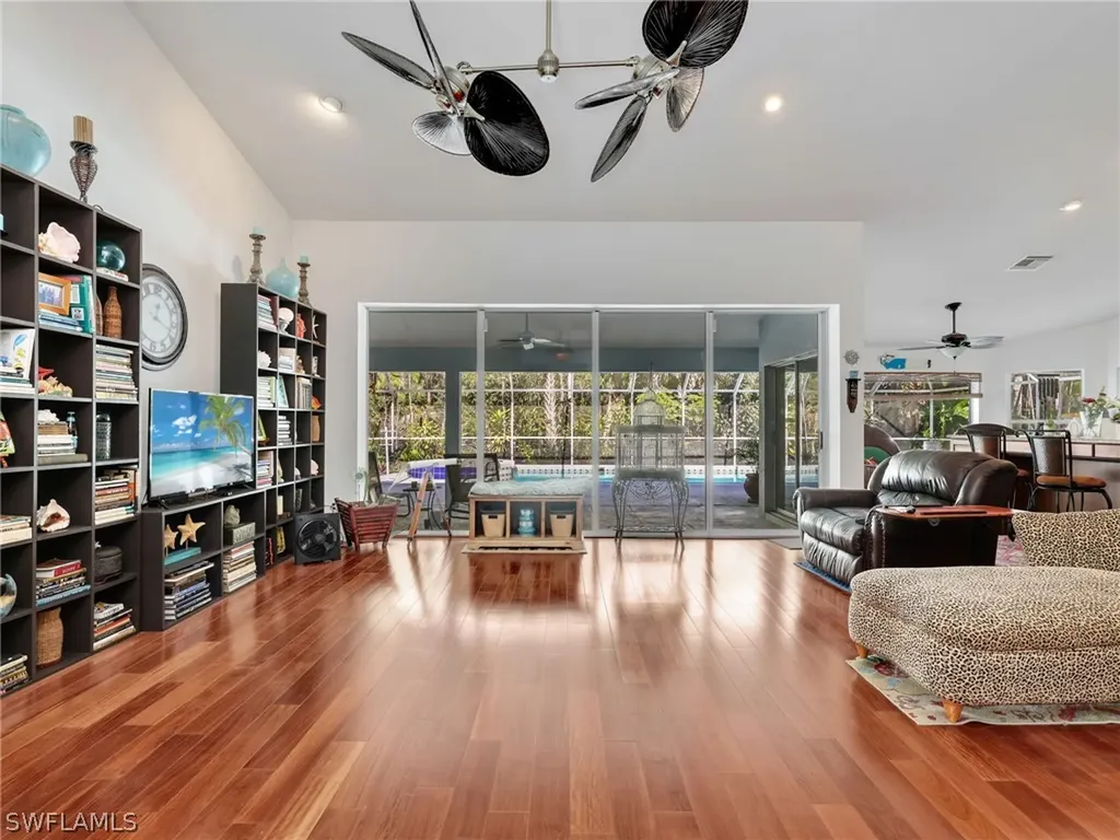 4521 3rd Avenue NW Naples FL 34119