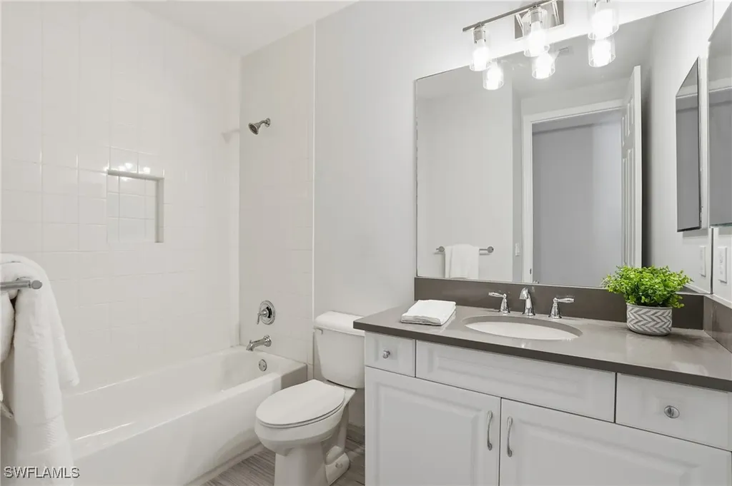 13768 Luna Drive Naples FL 34109