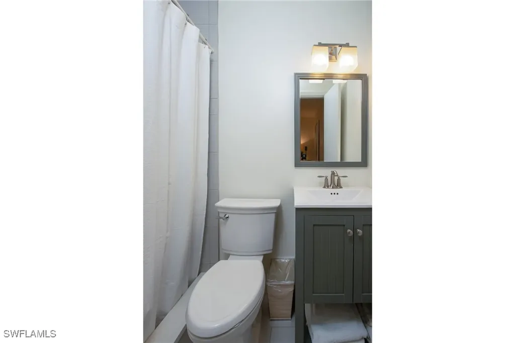 359 2nd Avenue N Naples FL 34102