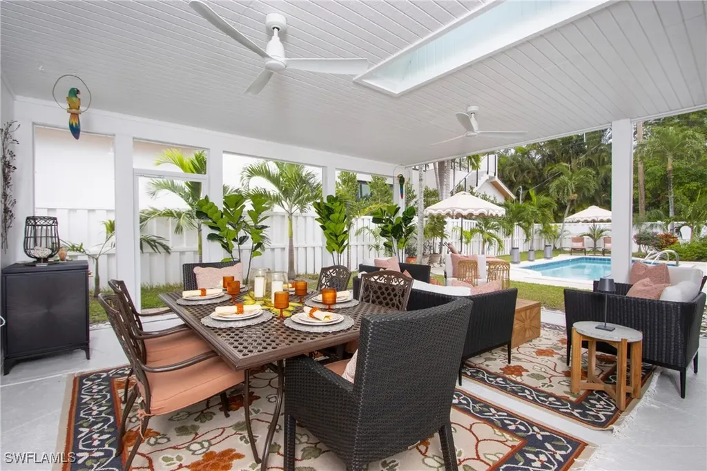 359 2nd Avenue N Naples FL 34102