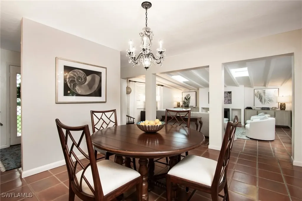 359 2nd Avenue N Naples FL 34102