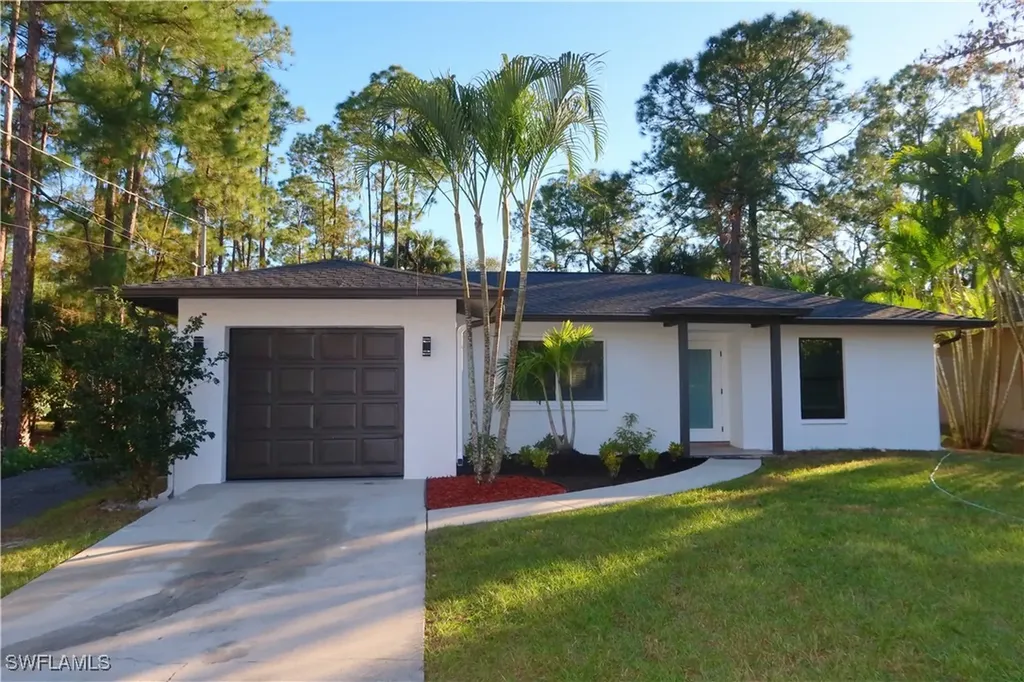 1740 20th Avenue NE Naples FL 34120