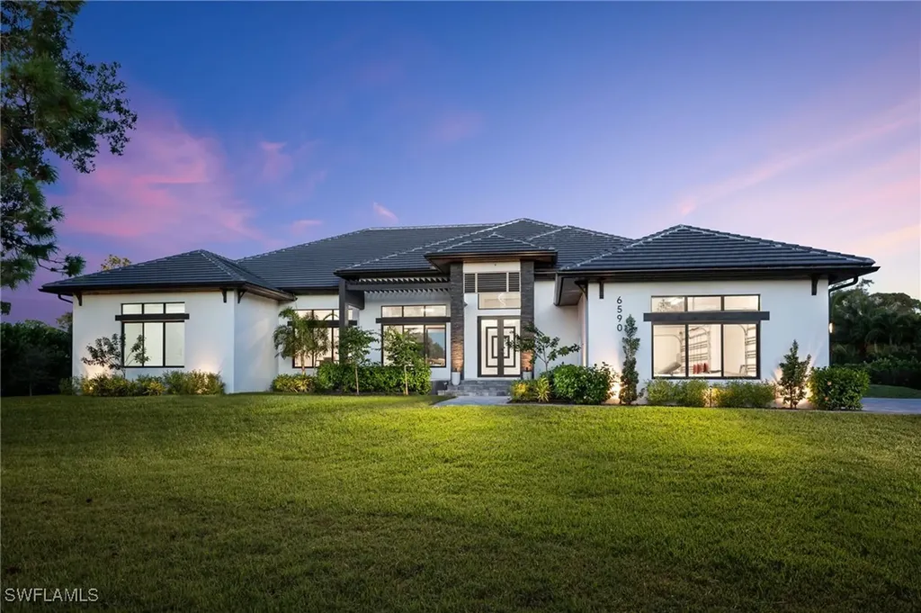 6590 Trail Boulevard Naples FL 34108