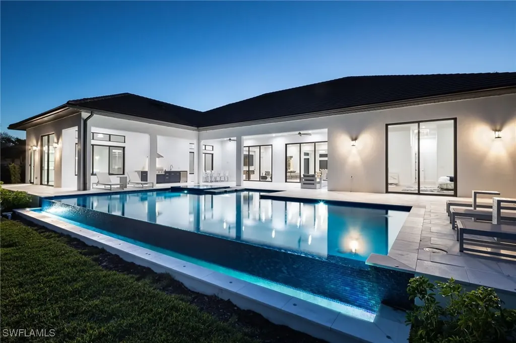 6590 Trail Boulevard Naples FL 34108