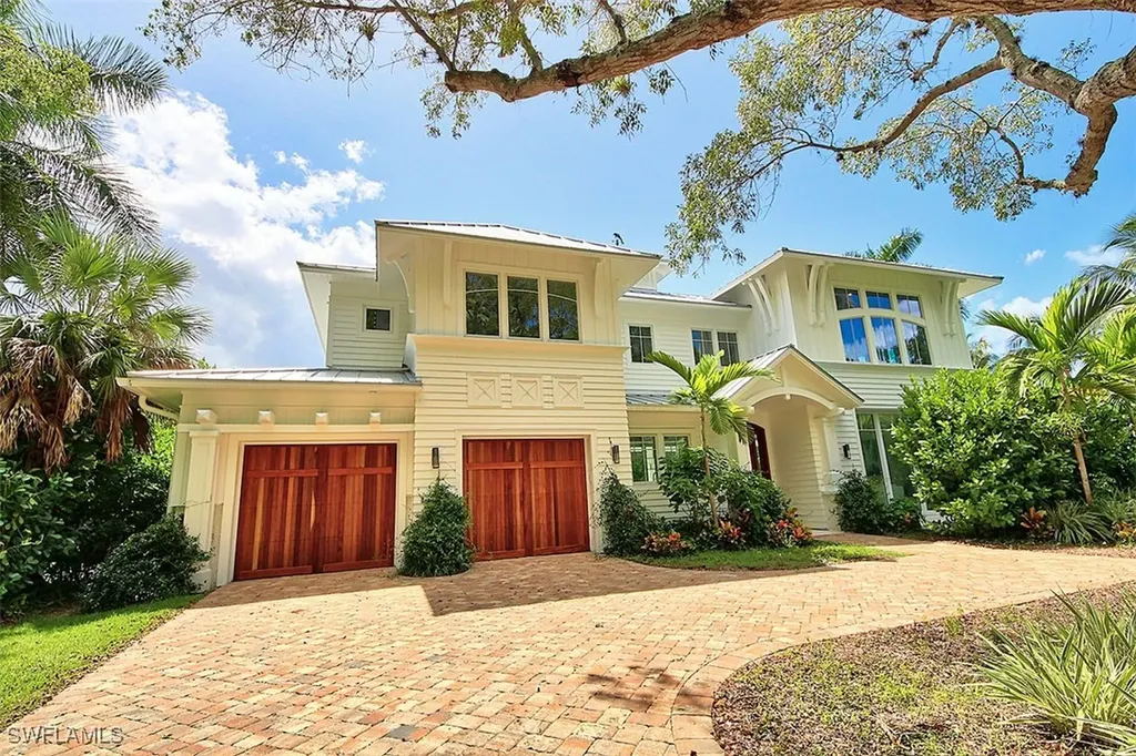 300 2nd Avenue N Naples FL 34102