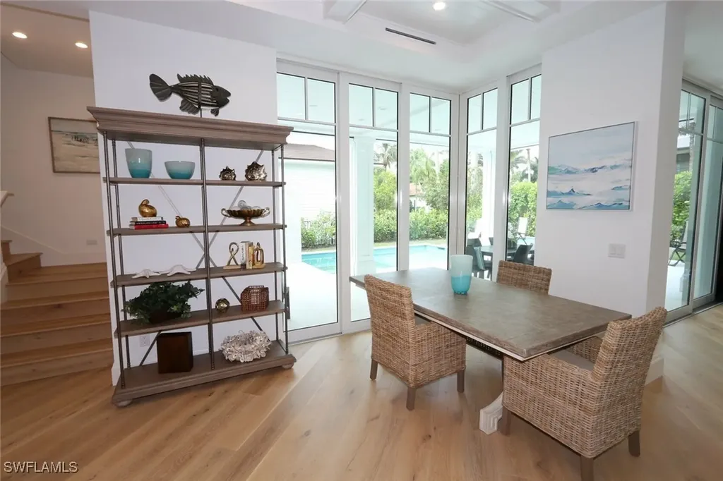 300 2nd Avenue N Naples FL 34102