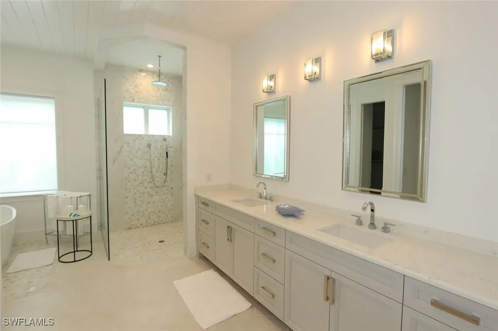 300 2nd Avenue N Naples FL 34102