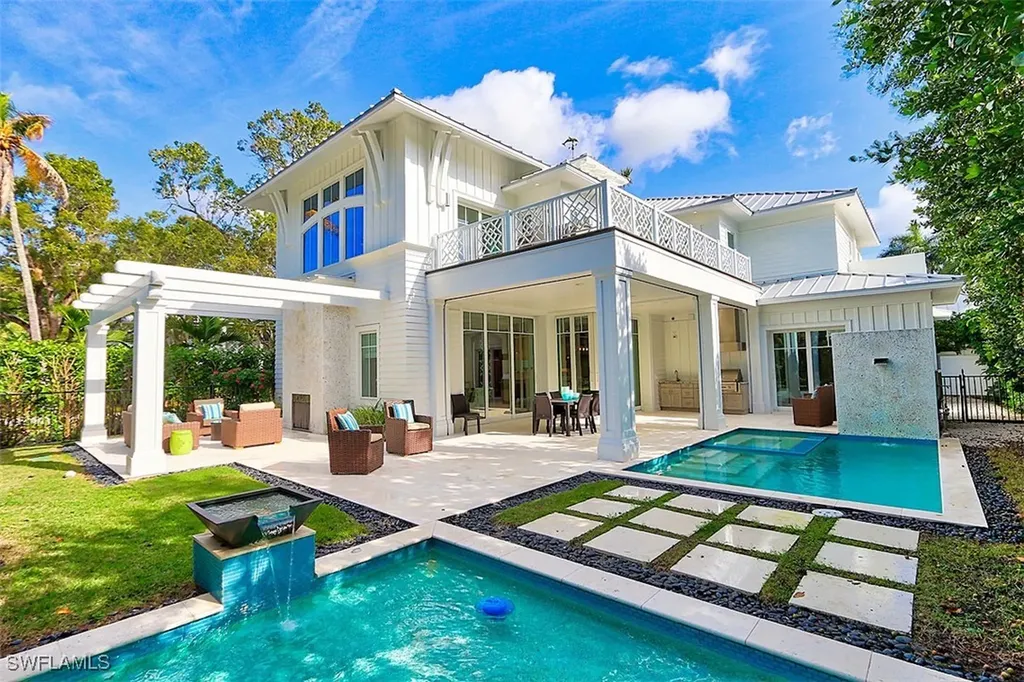 300 2nd Avenue N Naples FL 34102