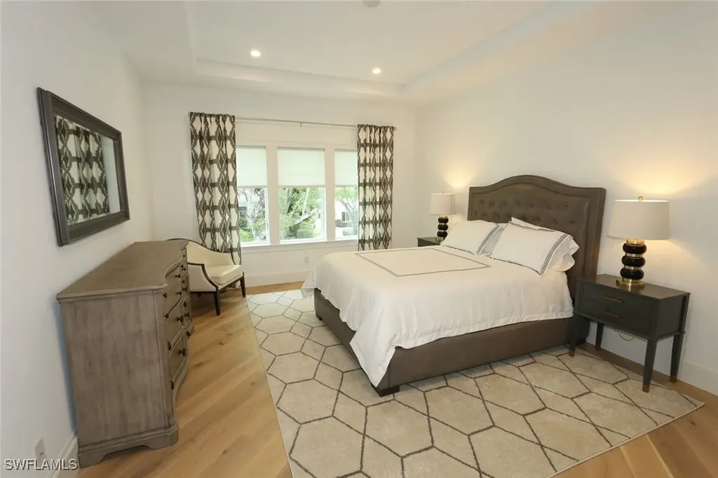 300 2nd Avenue N Naples FL 34102