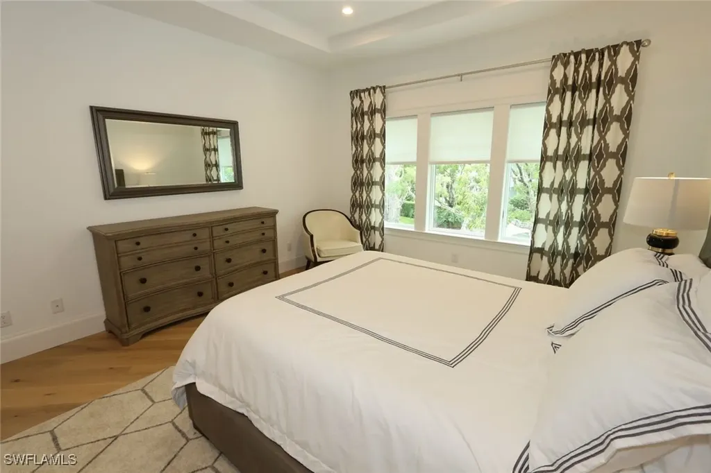300 2nd Avenue N Naples FL 34102
