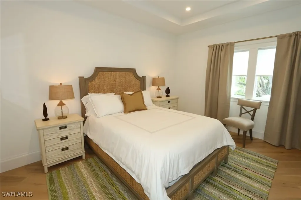300 2nd Avenue N Naples FL 34102