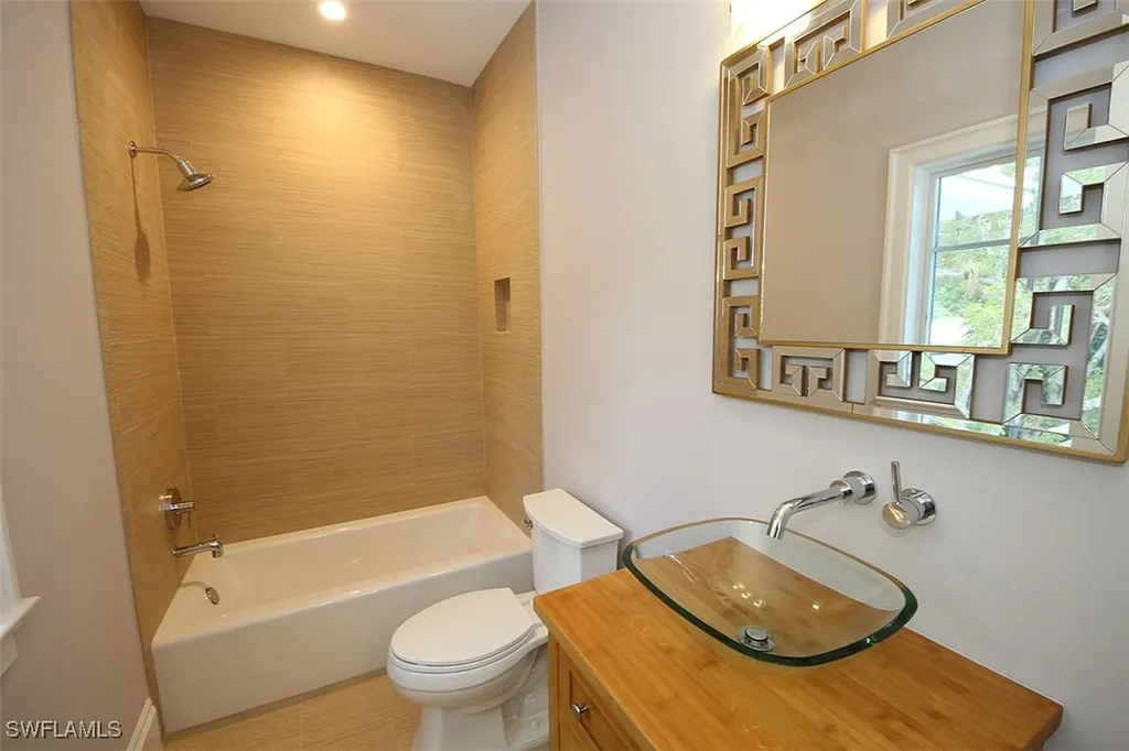 300 2nd Avenue N Naples FL 34102